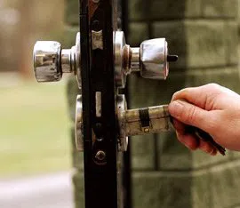 Town Center Locksmith Shop Seattle, WA 206-886-3862 - 13-Re-Key-Locks