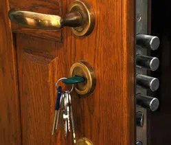 Town Center Locksmith Shop Seattle, WA 206-886-3862 - 6-Lock-Change